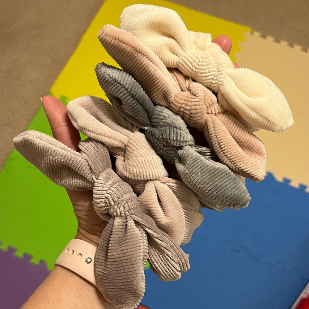 5 different color headbands for kids.